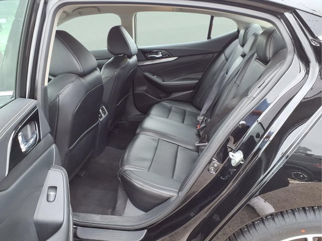 Used 2023 Nissan Maxima SV w/ Floor Mat Group FWD image 17