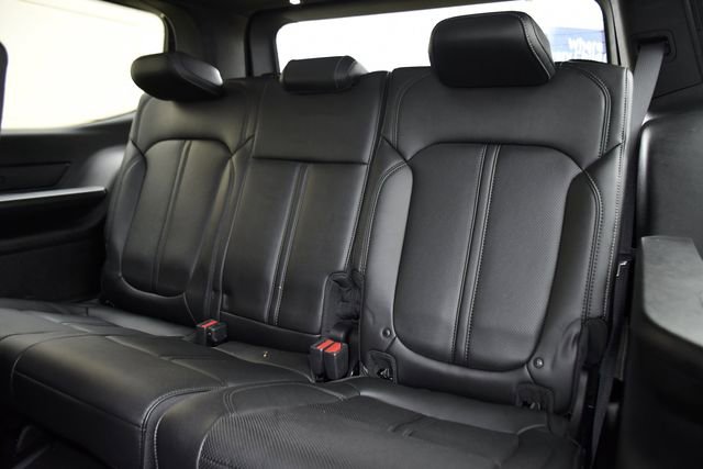 Used 2023 Jeep Wagoneer Series III w/ Premium Group I image 26