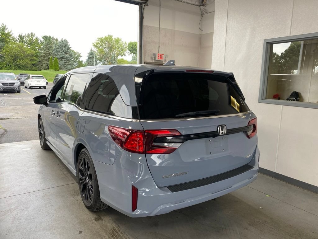 Used 2025 Honda Odyssey Sport-L image 3