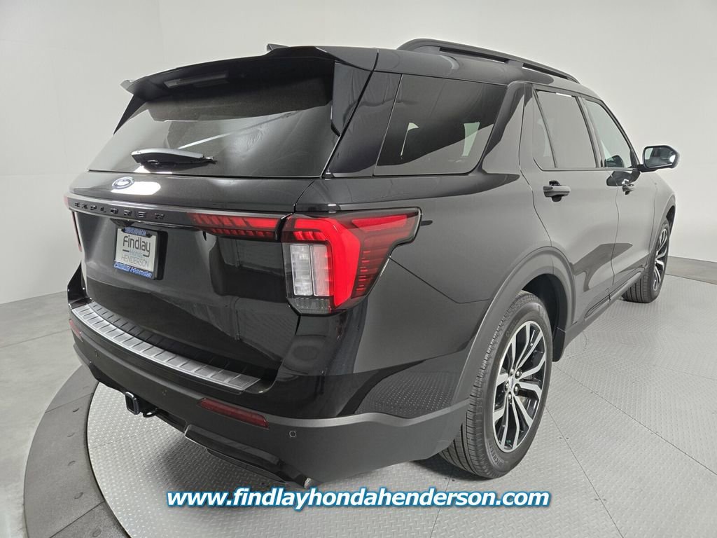 Used 2025 Ford Explorer ST-Line image 6