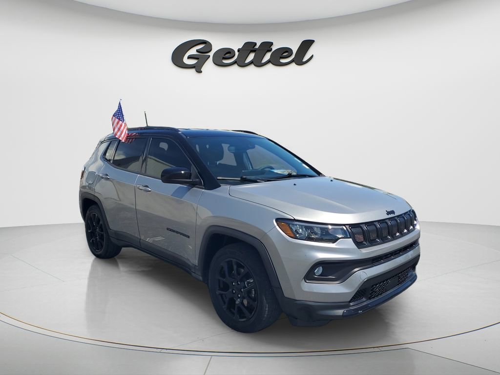Used 2022 Jeep Compass Latitude FWD image 2