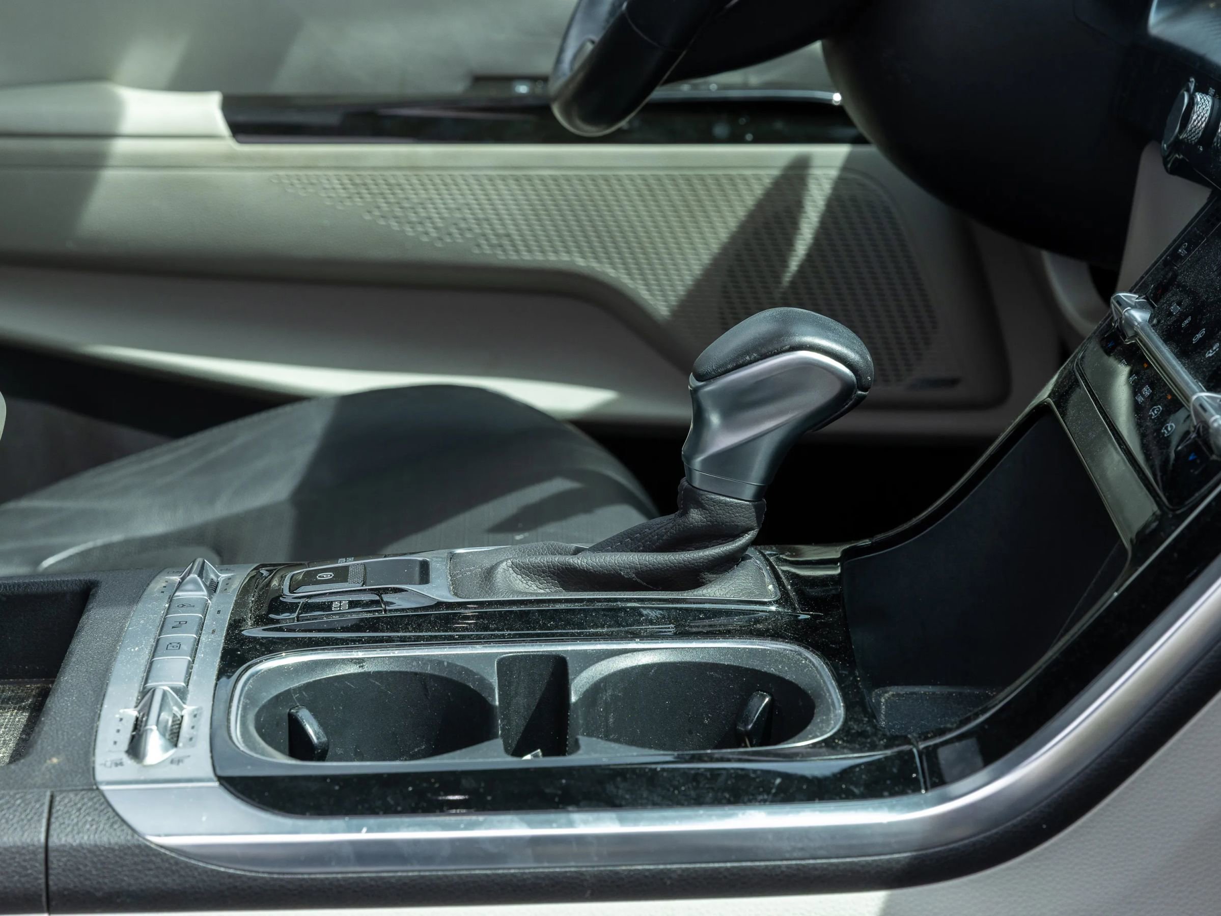 Used 2022 Kia Carnival SX Prestige image 37