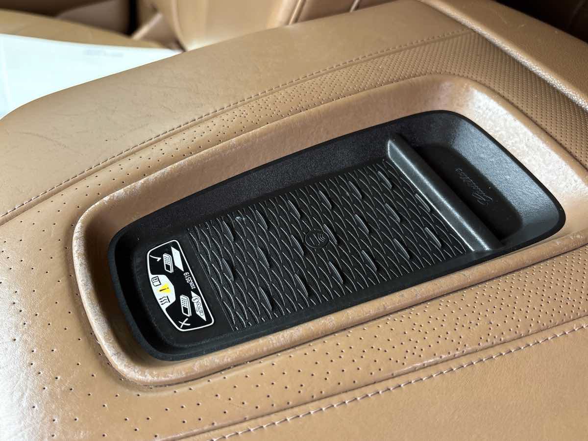 Used 2016 Cadillac Escalade Platinum AWD/4WD image 36