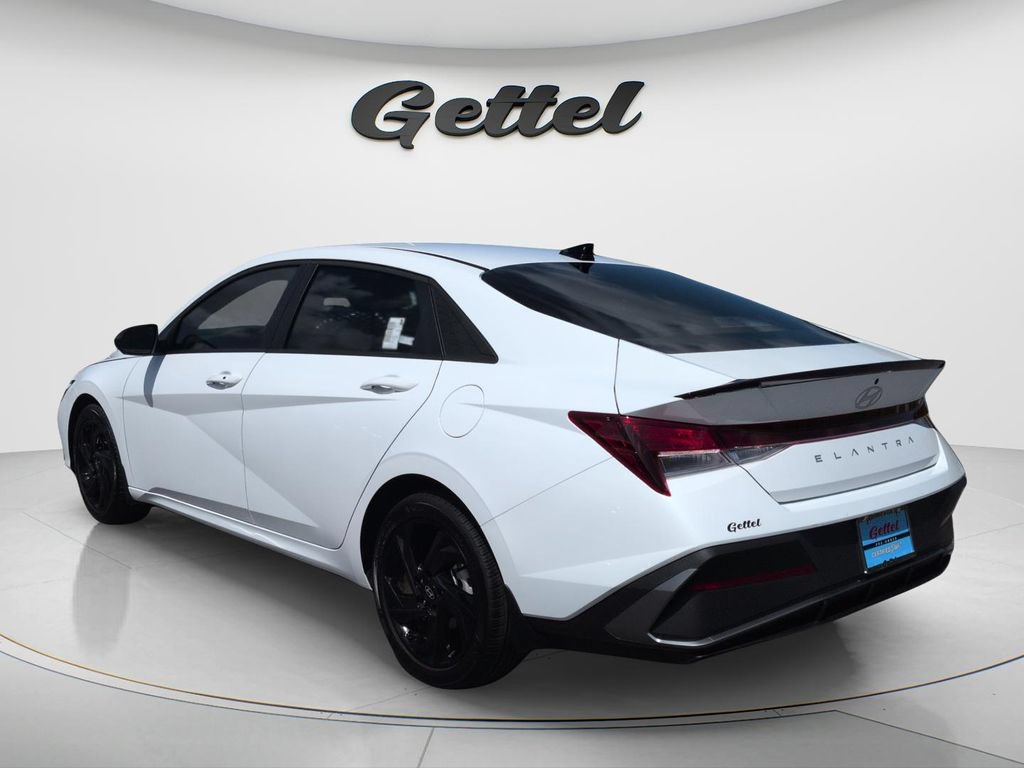 Certified 2026 Hyundai Elantra Sport FWD image 7