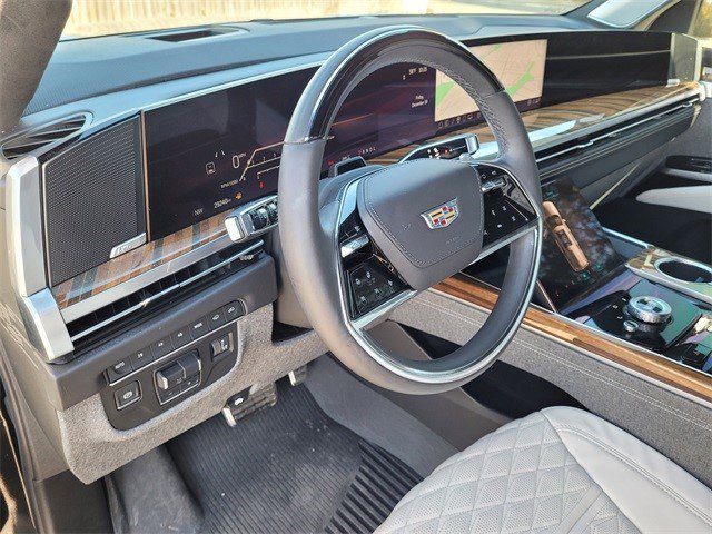 Certified 2025 Cadillac Escalade Sport Platinum w/ LPO, Floor Liner Package image 18