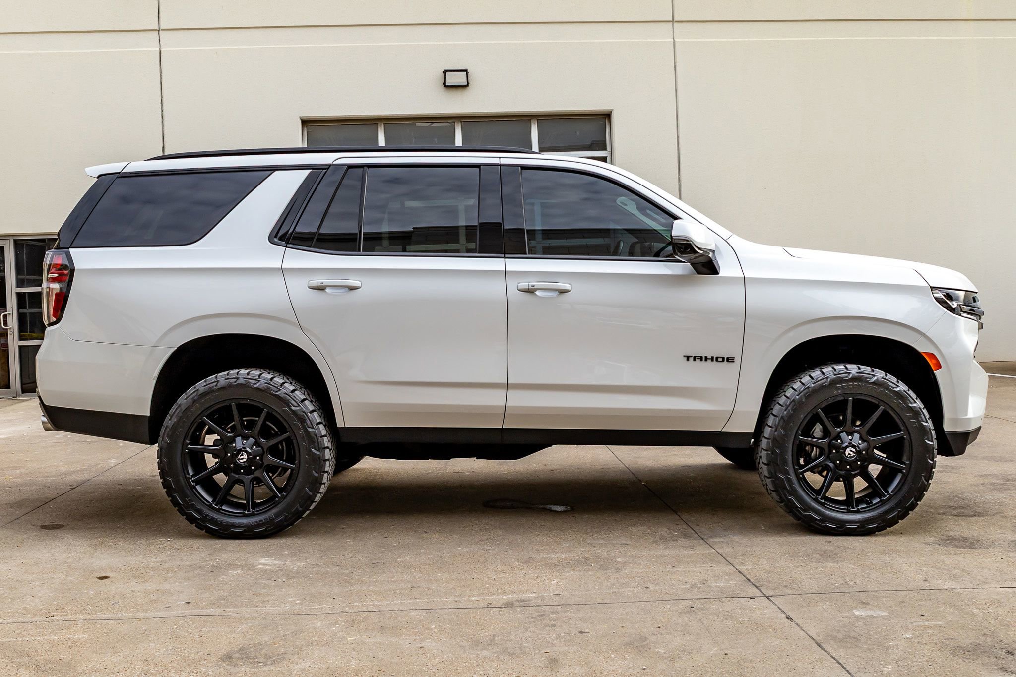 Used 2022 Chevrolet Tahoe RST w/ Sport Performance Package AWD/4WD image 11