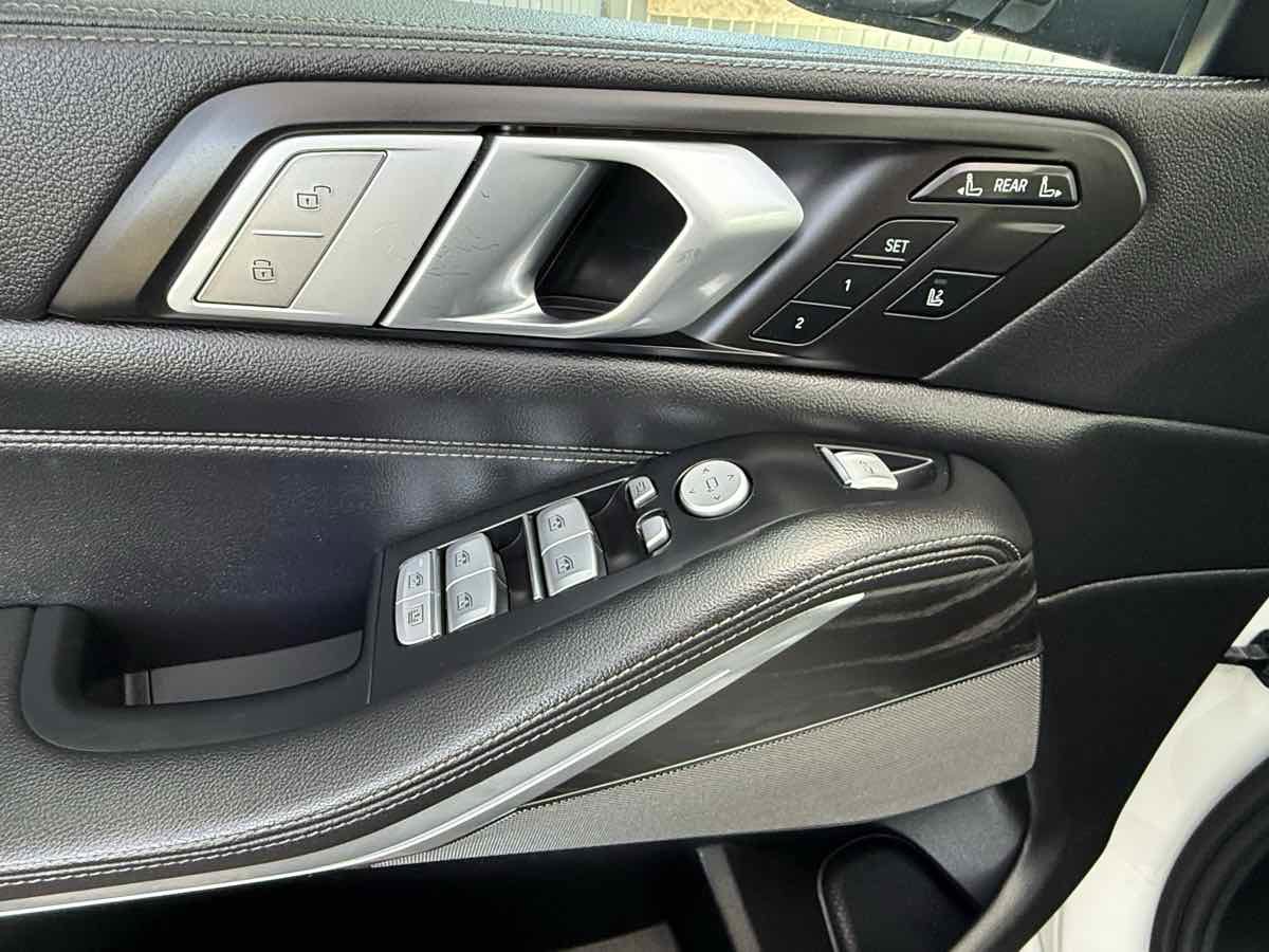Used 2020 BMW X7 xDrive40i w/ Premium Package image 29