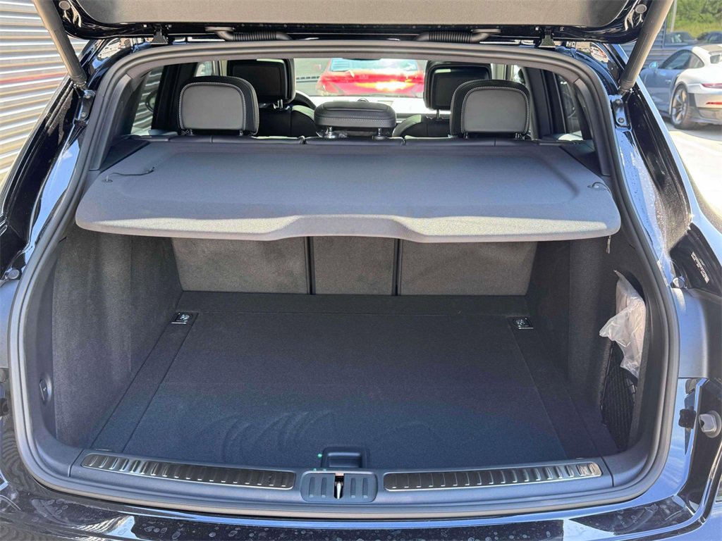 New 2025 Porsche Macan image 28