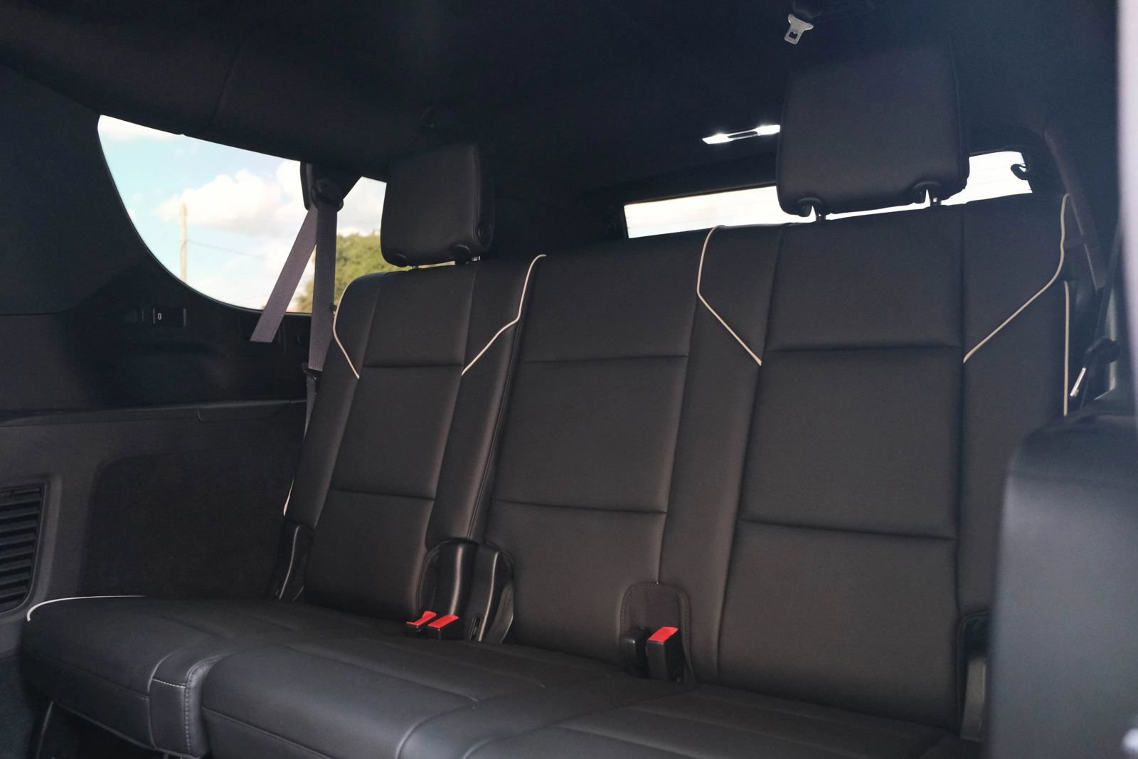 Used 2021 Cadillac Escalade ESV Sport w/ Driver Assist Tech Package RWD image 28