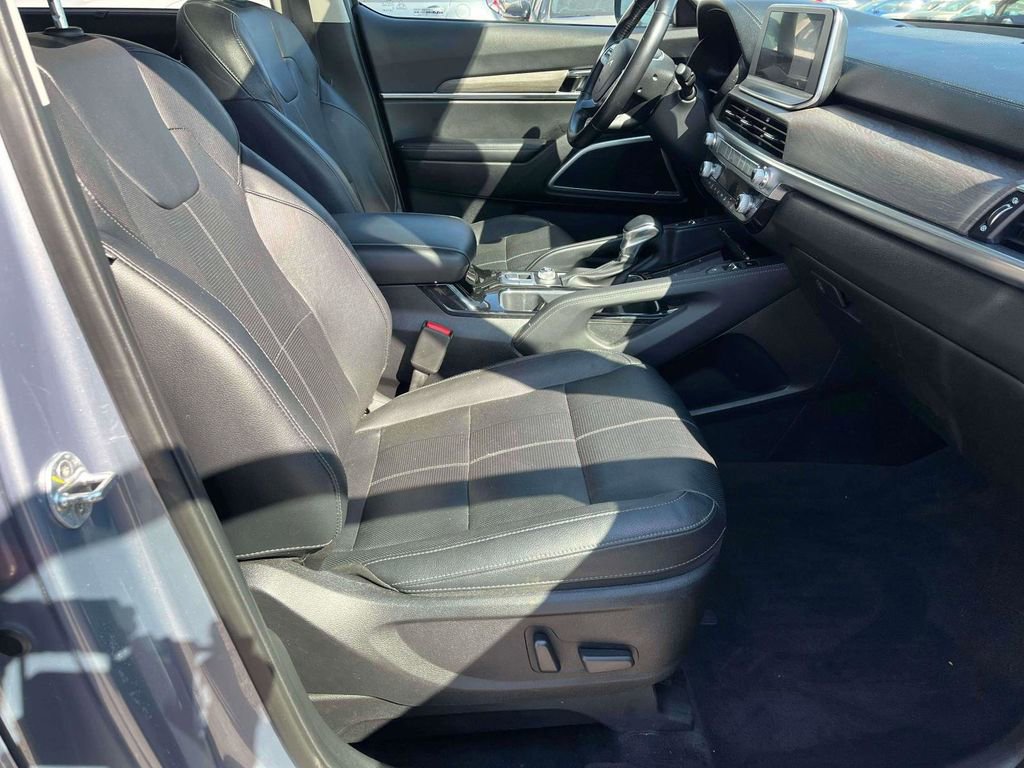 Used 2022 Kia Telluride EX w/ EX Premium Package image 12