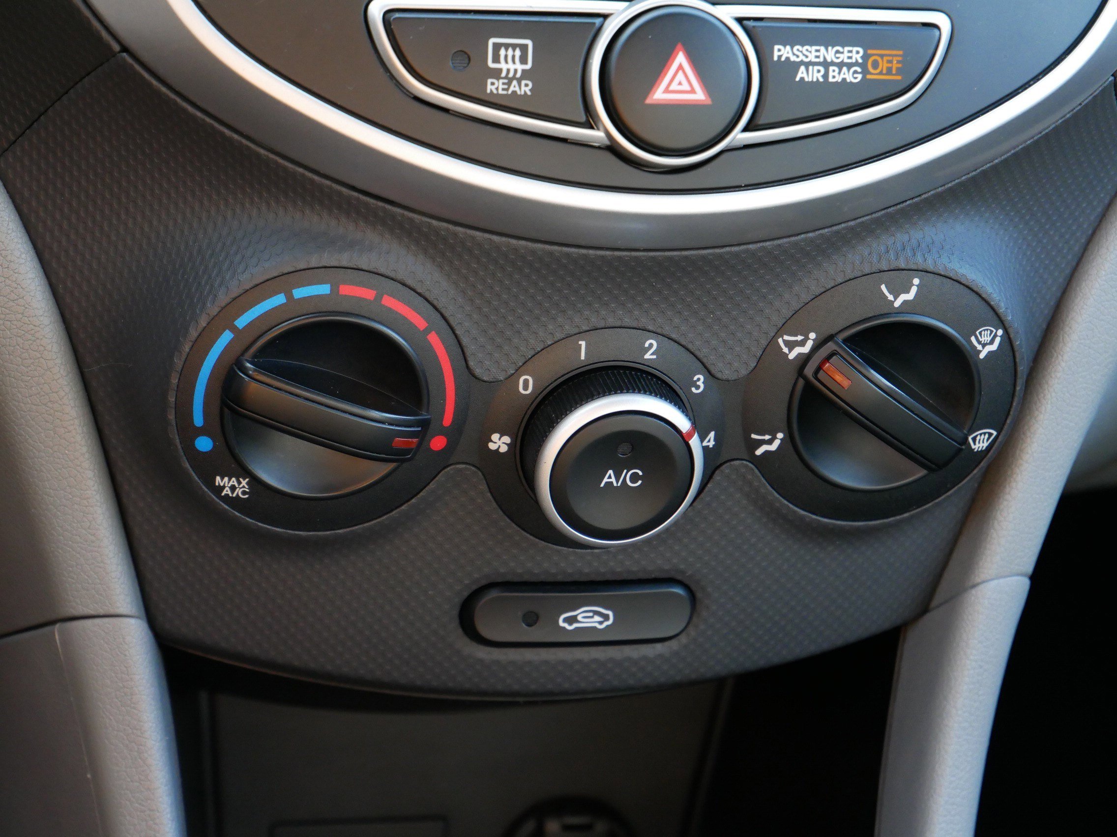 Used 2013 Hyundai Accent GLS image 21