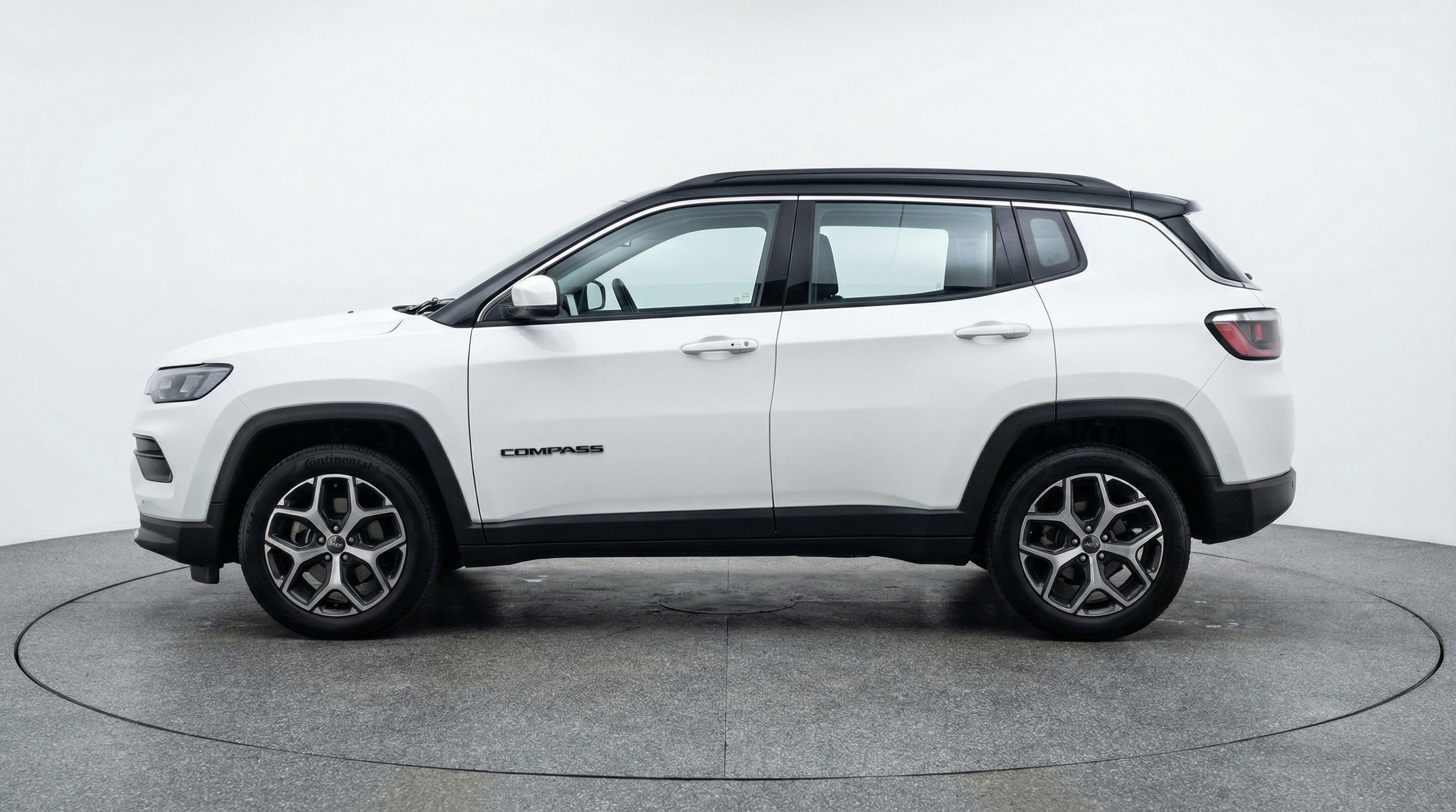 Used 2025 Jeep Compass Limited image 5