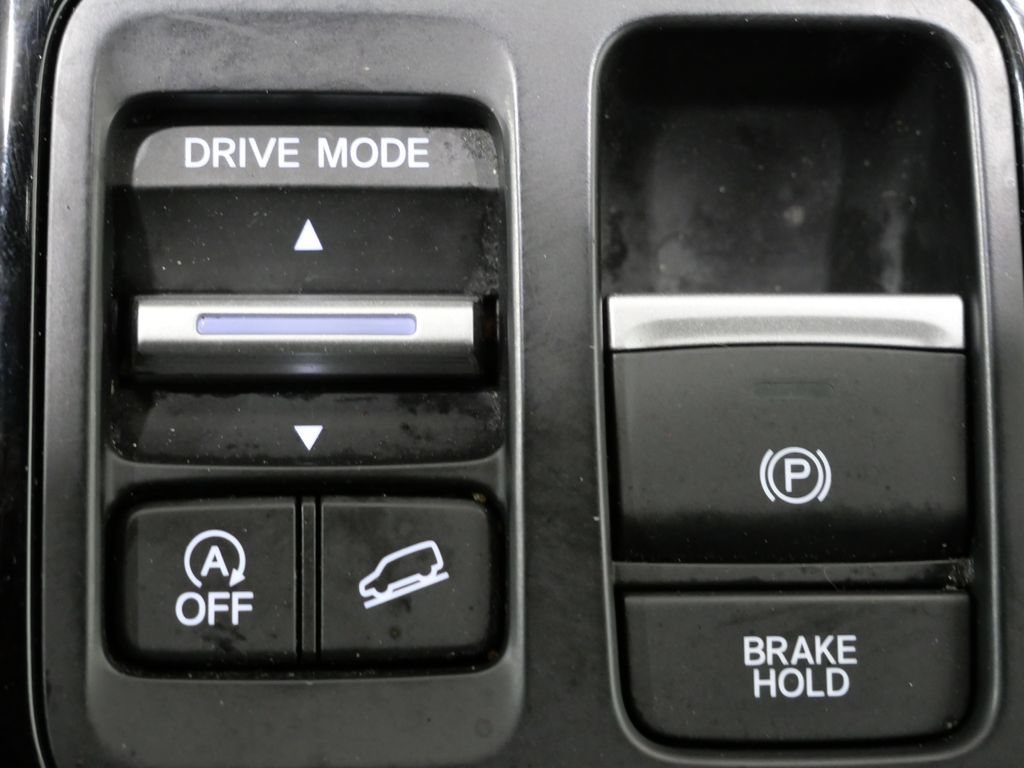 Used 2024 Honda Pilot Sport image 21