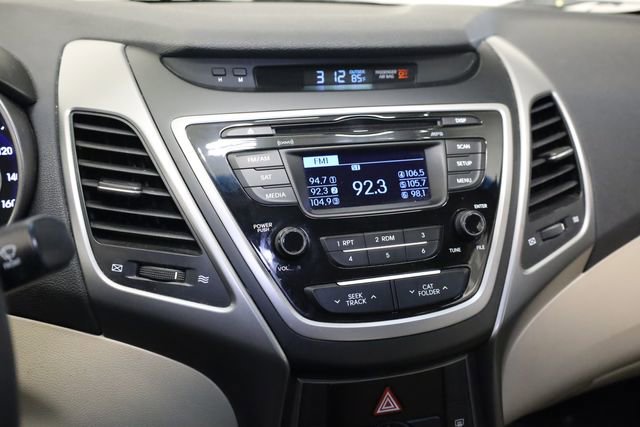 Used 2016 Hyundai Elantra SE FWD image 19