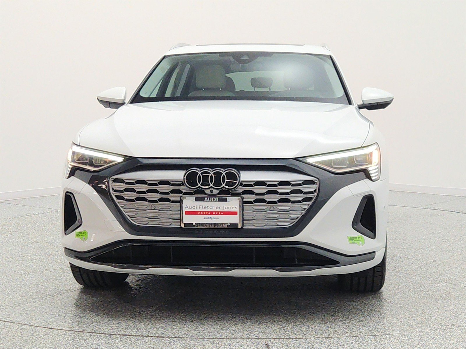 Used 2024 Audi Q8 e-tron Premium Plus w/ Premium Plus Package AWD/4WD image 2