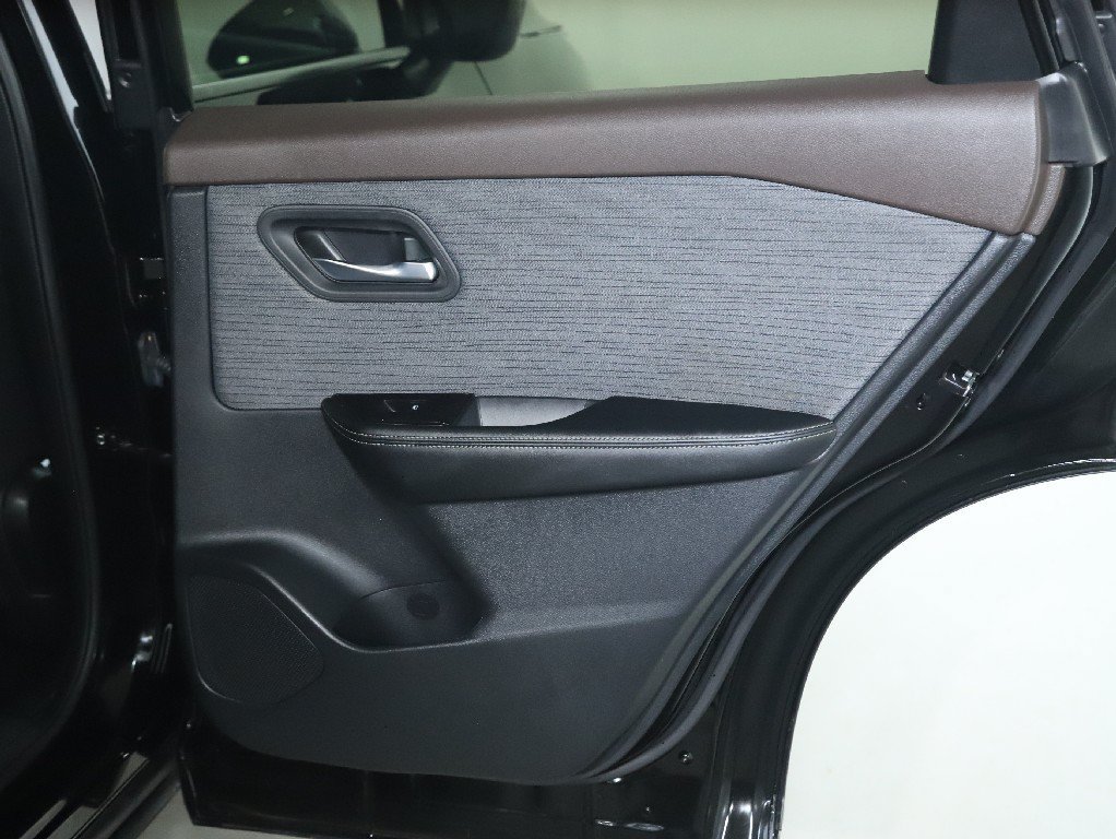 Certified 2023 Nissan Rogue SV AWD/4WD image 33