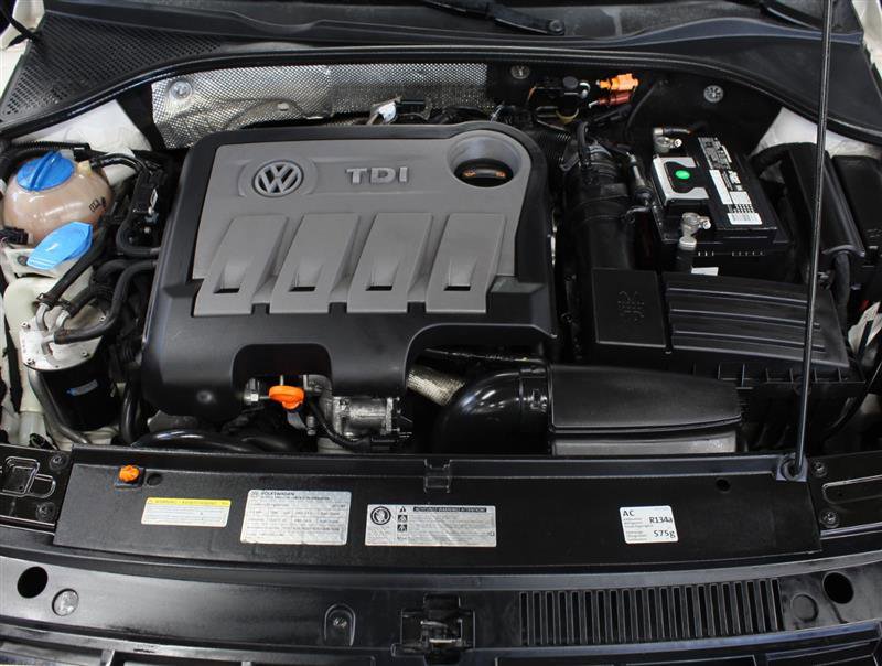 Used 2012 Volkswagen Passat TDI SE FWD image 20