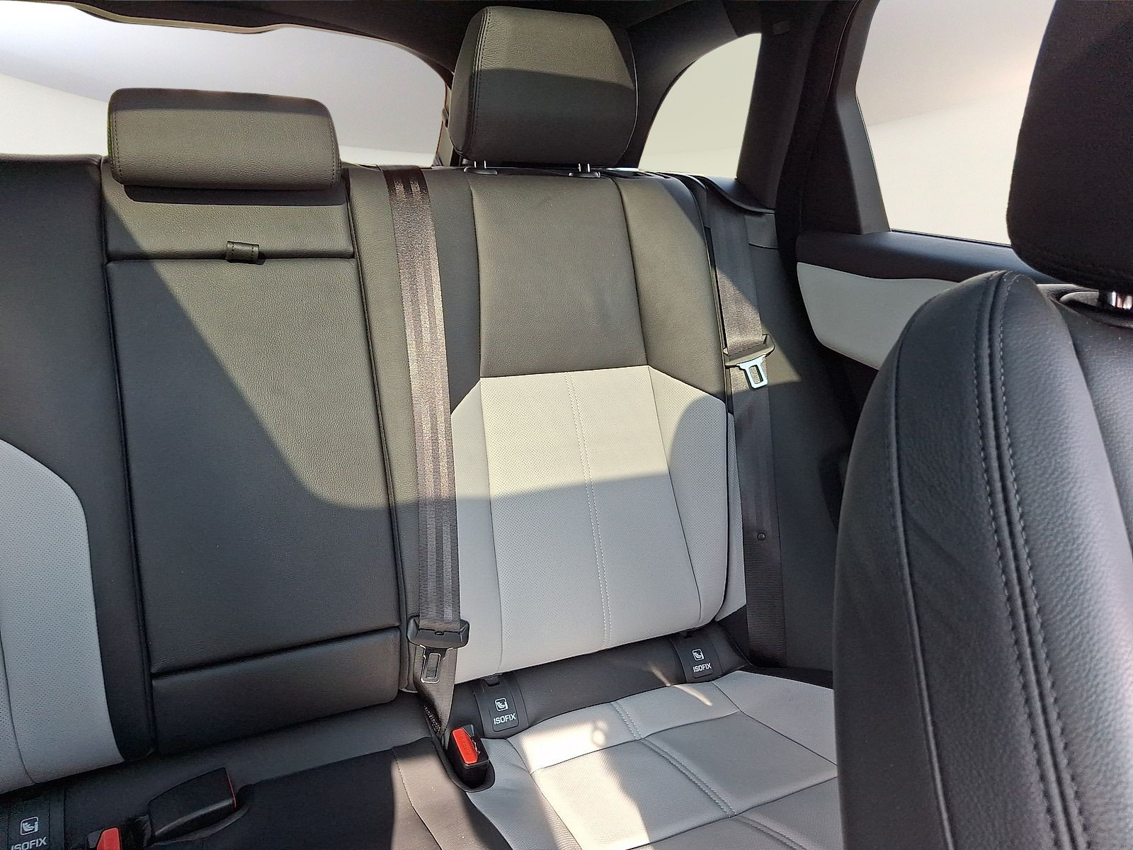 Certified 2026 Land Rover Range Rover Velar Dynamic SE AWD/4WD image 7