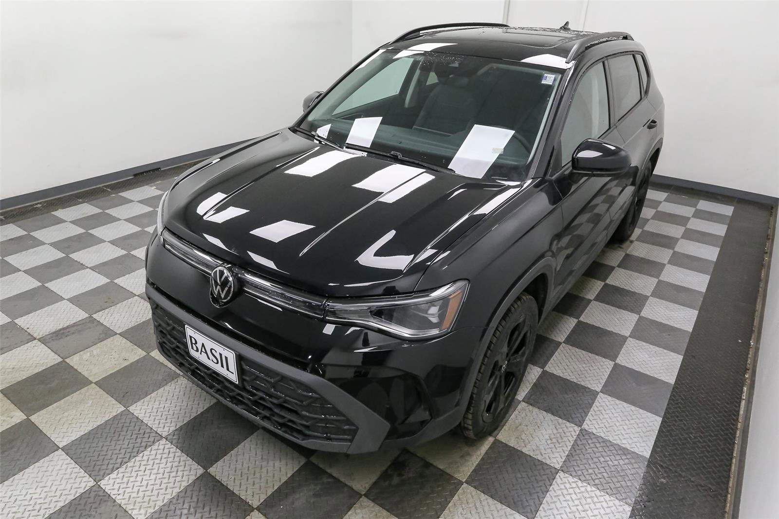 New 2025 Volkswagen Taos SE image 7