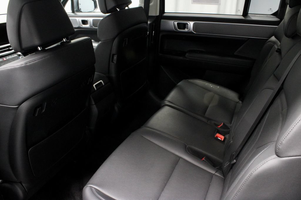 Used 2025 Hyundai Santa Fe SEL FWD image 21