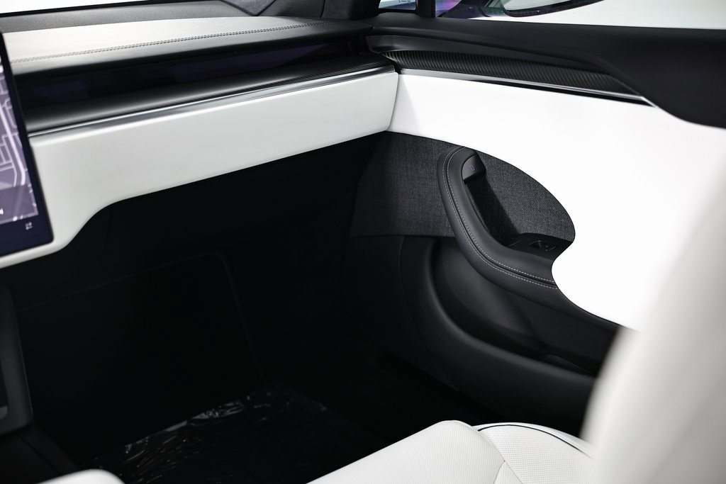 Used 2022 Tesla Model S Plaid image 32
