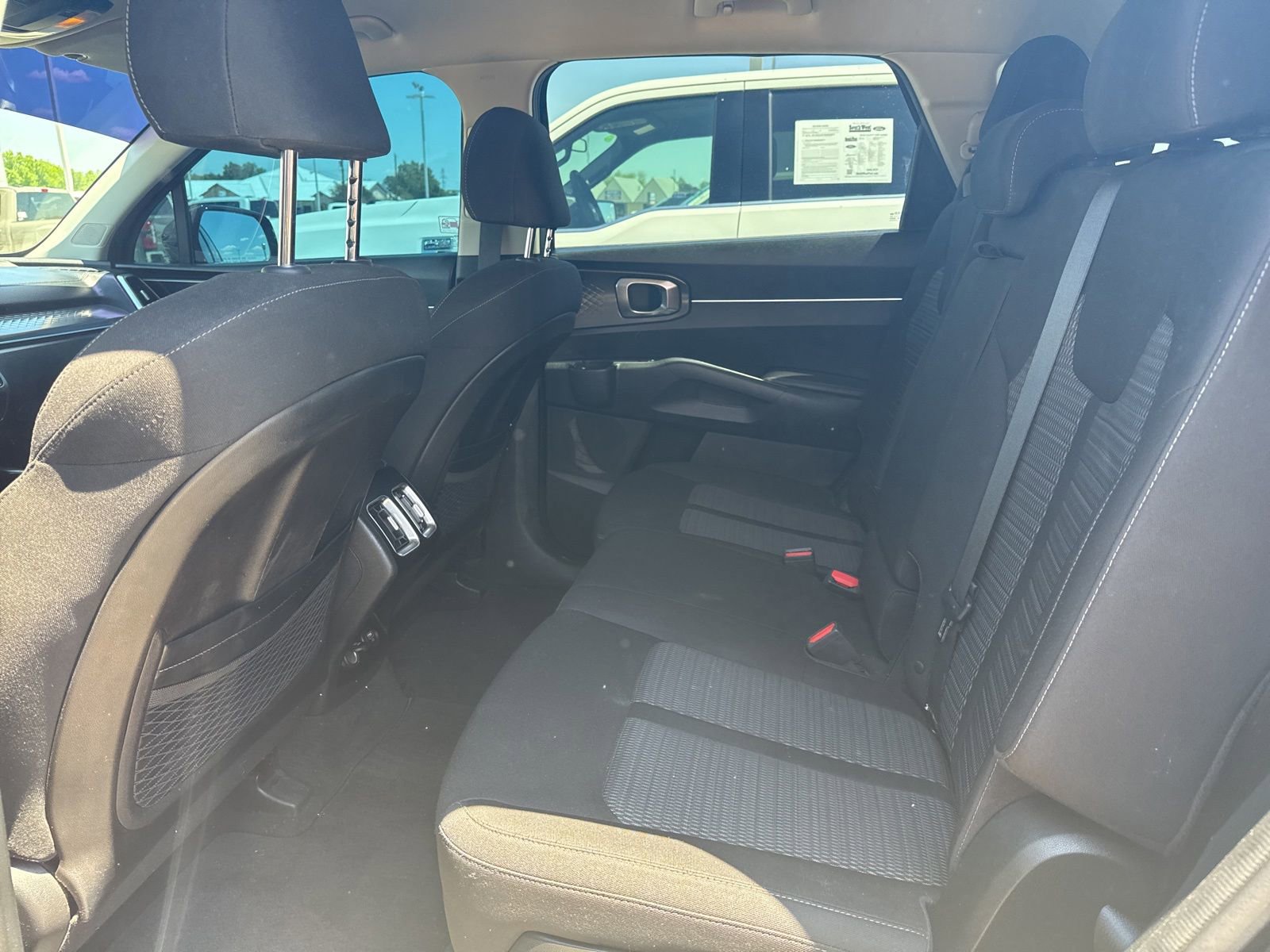 Used 2021 Kia Sorento LX FWD image 7