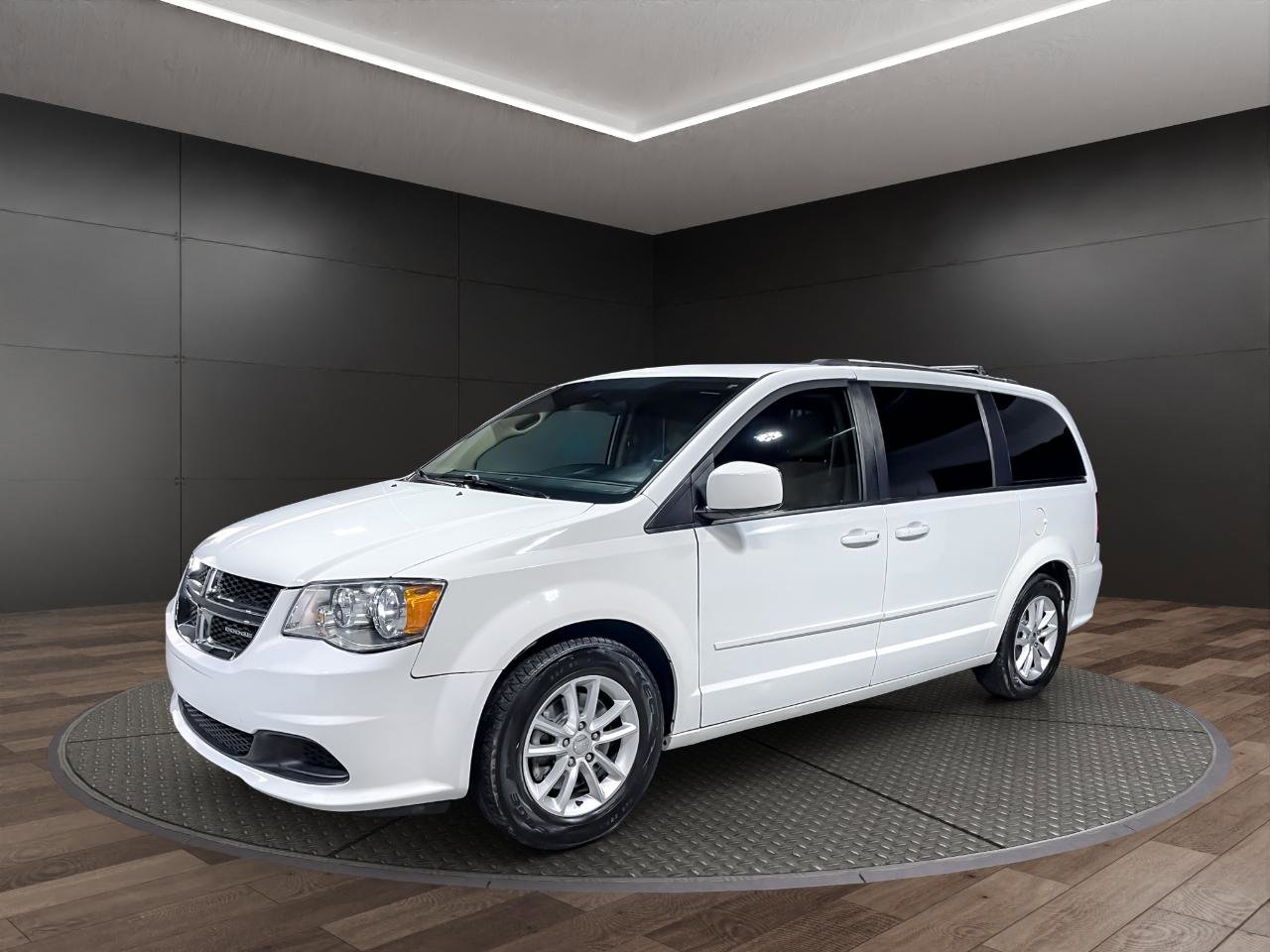 Used 2016 Dodge Grand Caravan SXT image 4