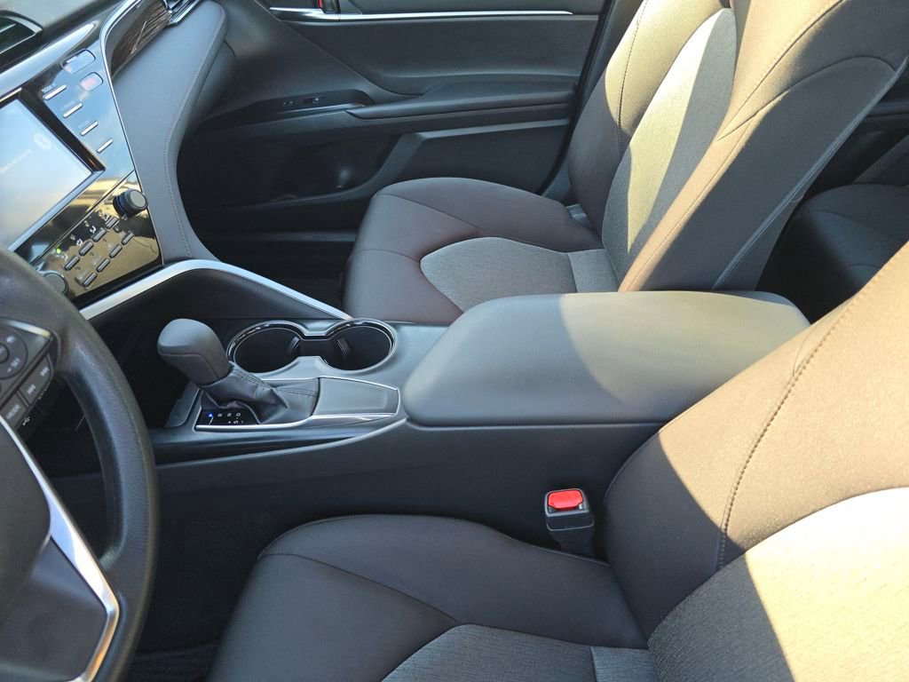 Used 2019 Toyota Camry LE image 26