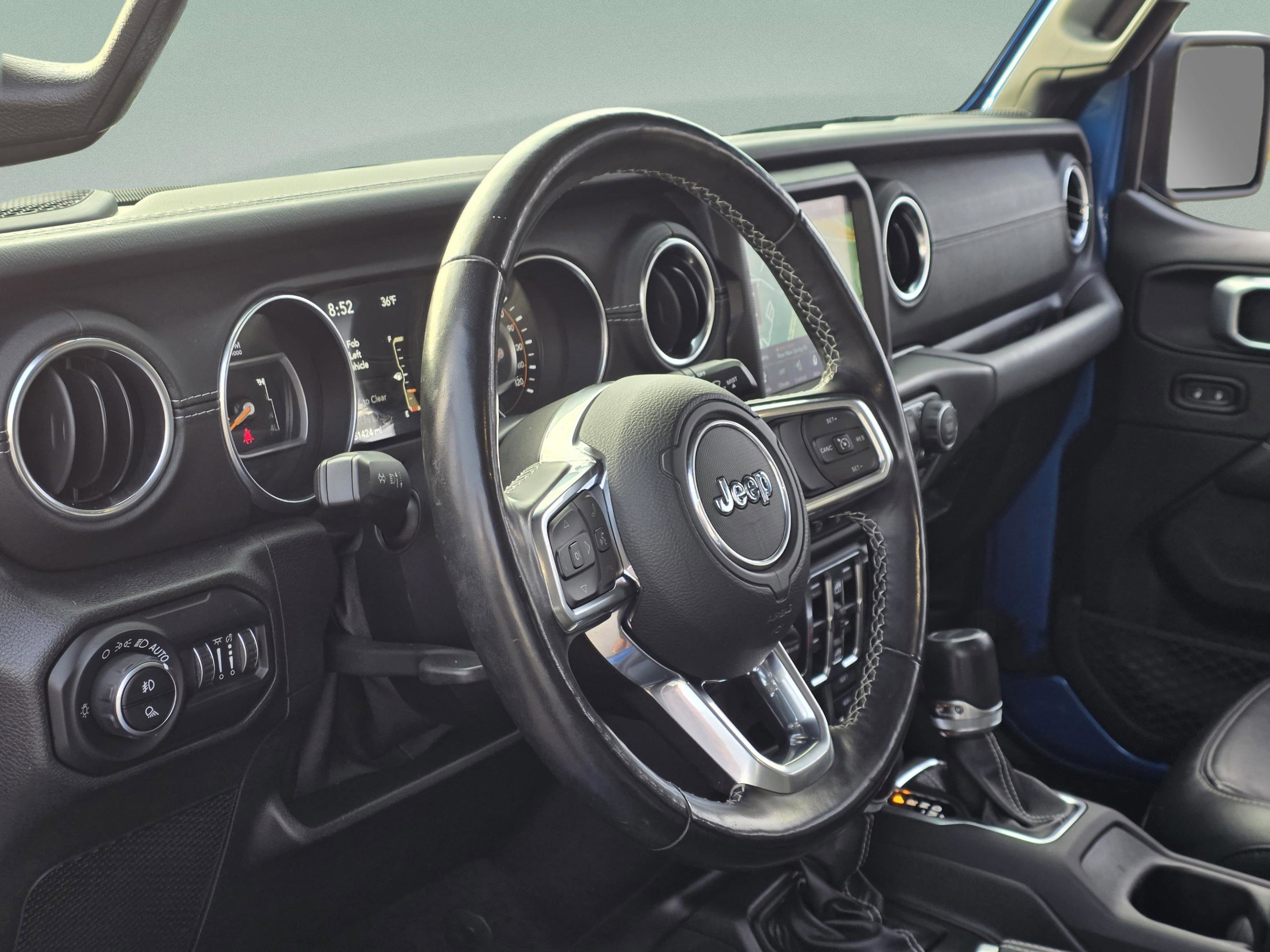 Used 2020 Jeep Gladiator Overland image 12