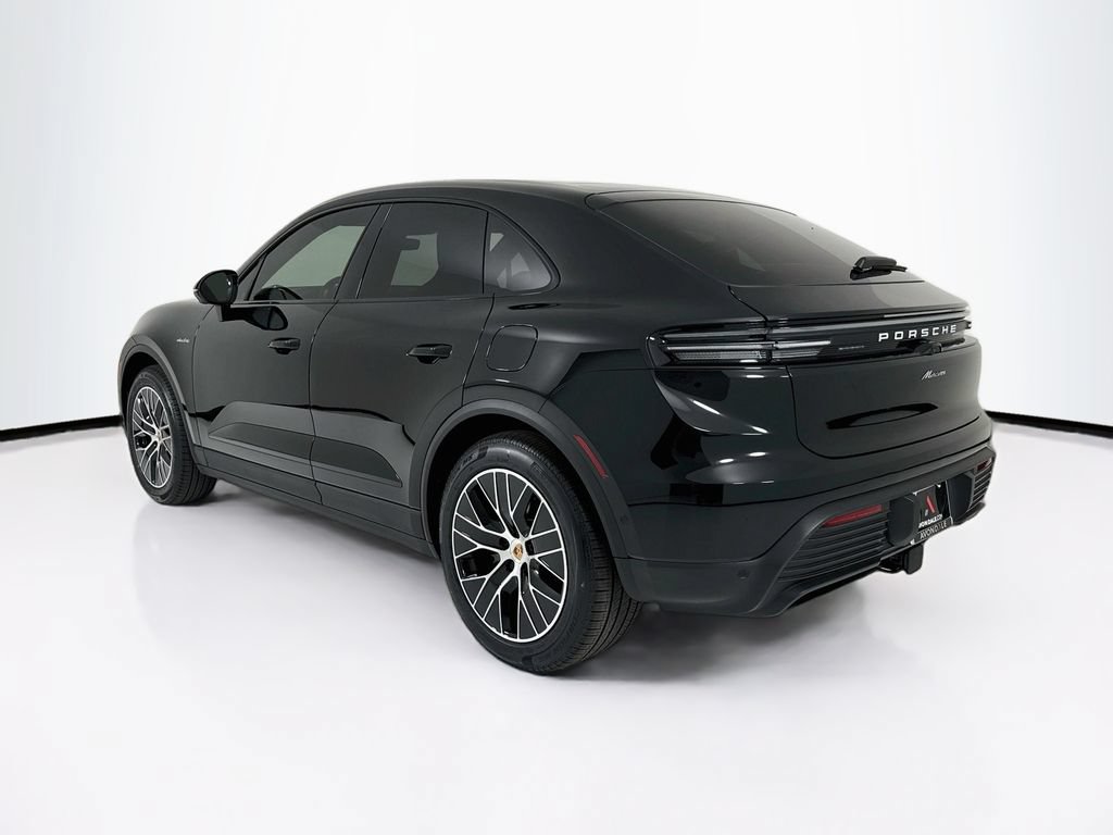 New 2026 Porsche Macan Electric RWD image 3