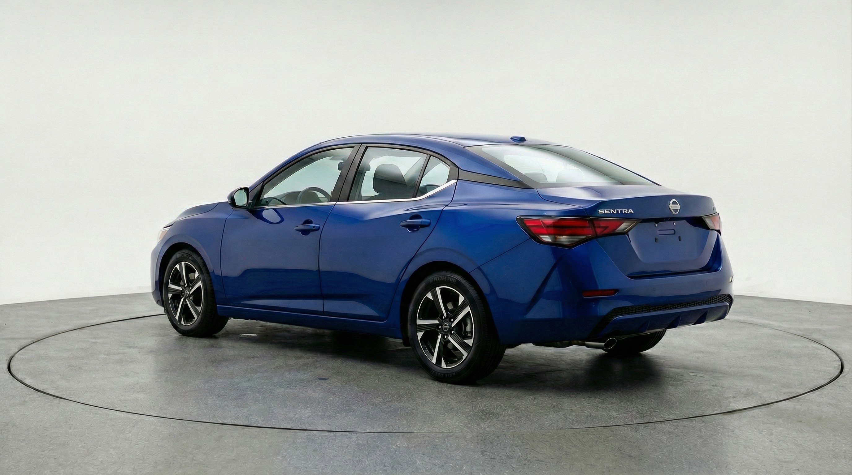 Used 2025 Nissan Sentra SV image 6
