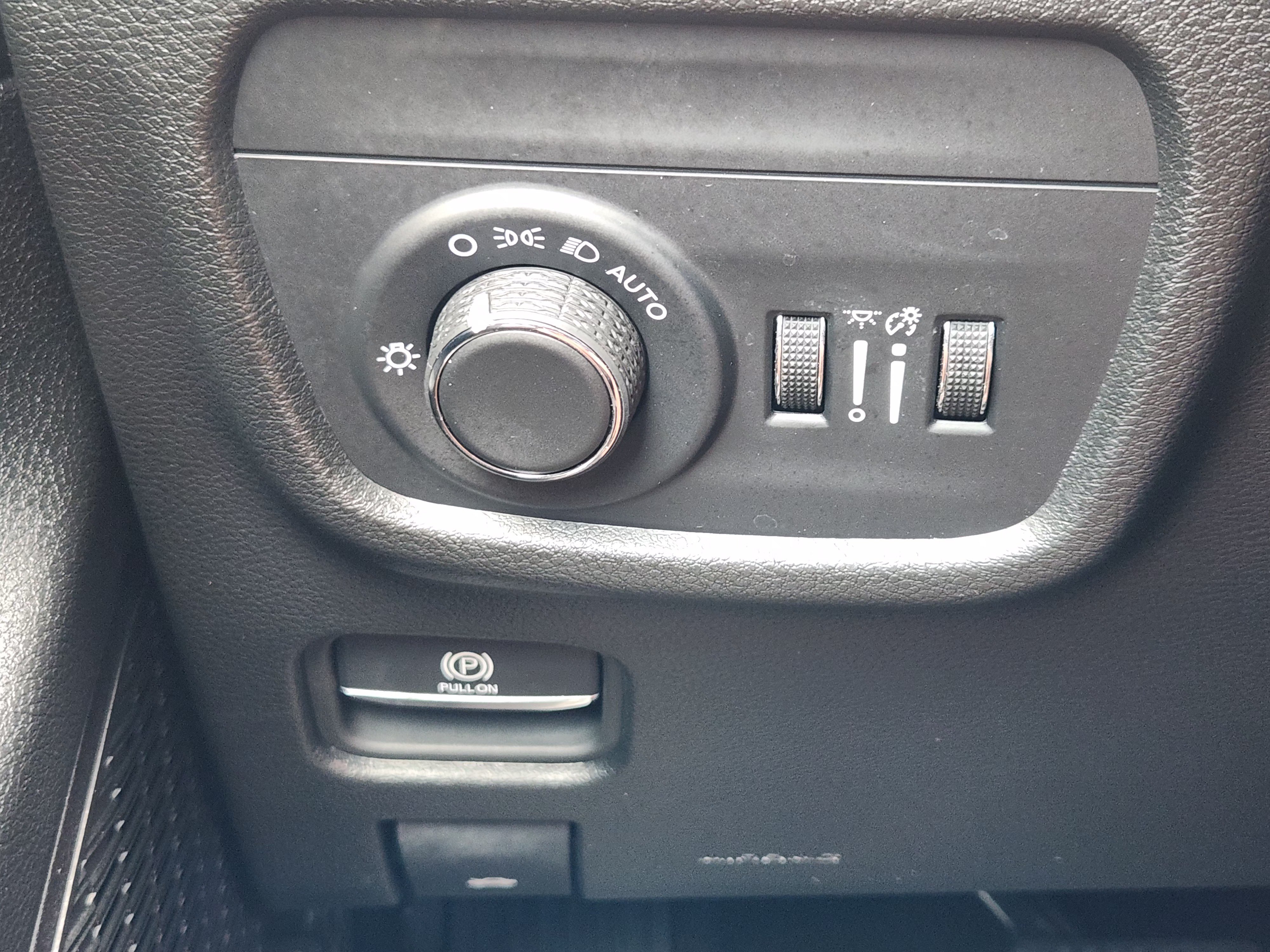 Used 2025 Jeep Grand Cherokee L Laredo w/ Luxury Tech Group I AWD/4WD image 23