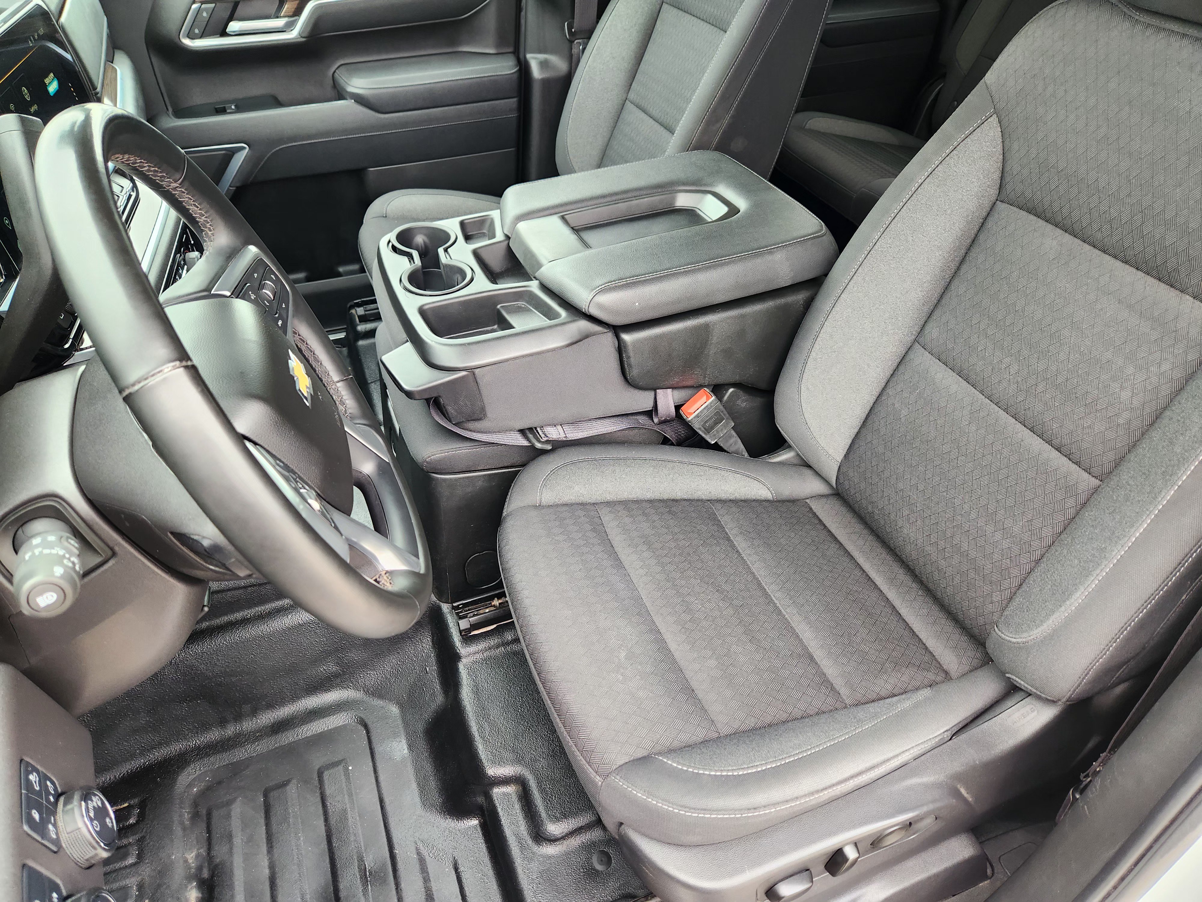 Used 2025 Chevrolet Silverado 1500 LT w/ Safety Package AWD/4WD image 14