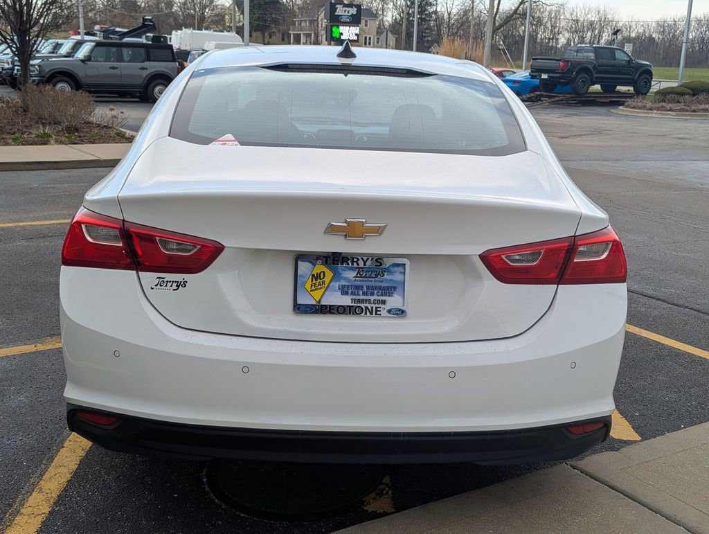 Used 2022 Chevrolet Malibu LS w/ Driver Confidence Package II FWD image 4