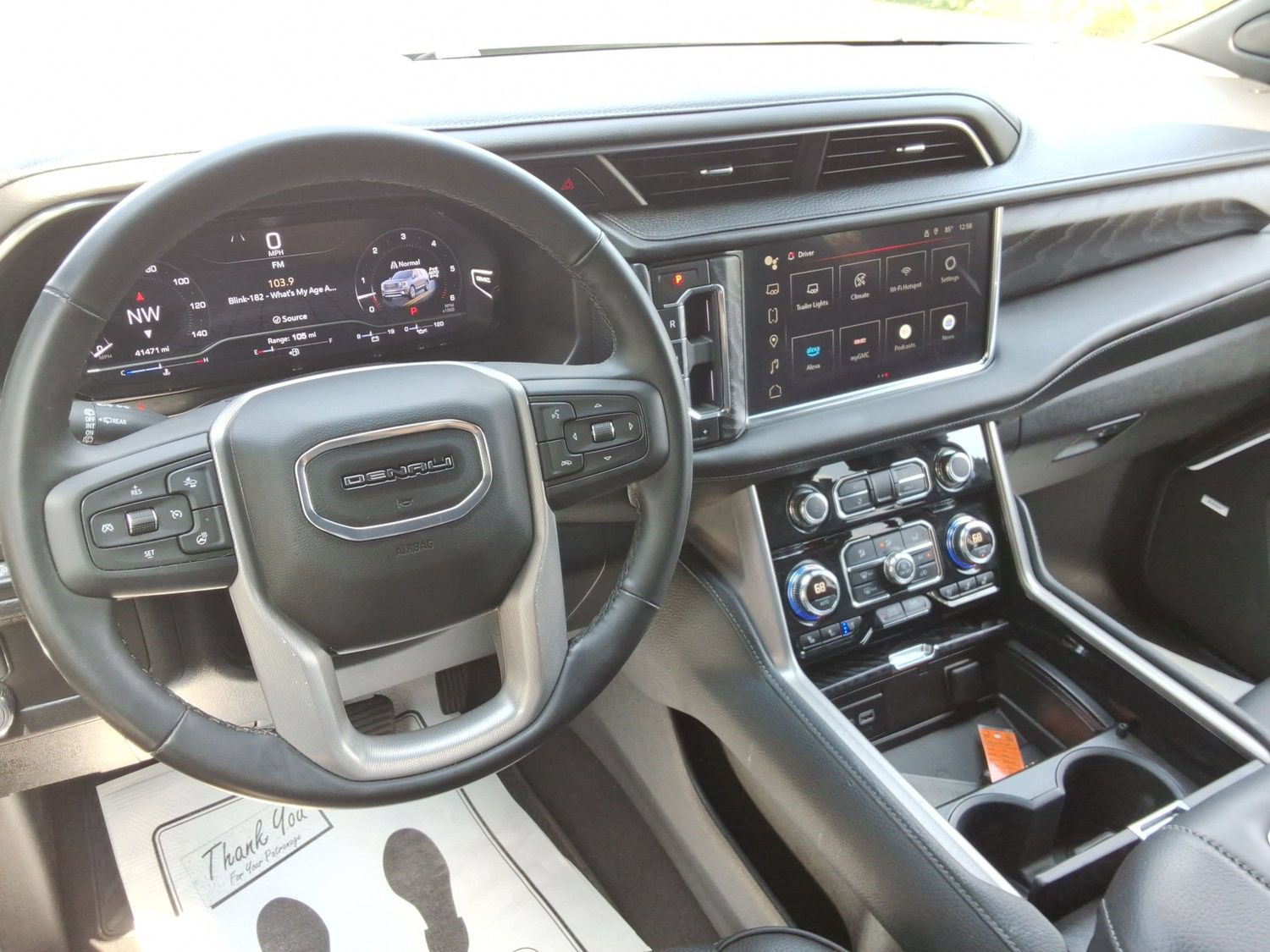 Used 2024 GMC Yukon XL Denali AWD/4WD image 12