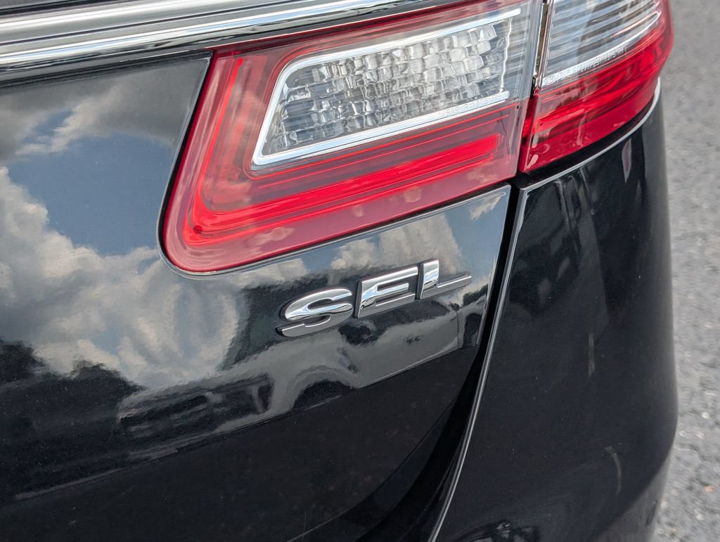 Used 2019 Ford Taurus SEL w/ Equipment Group 201A FWD image 24