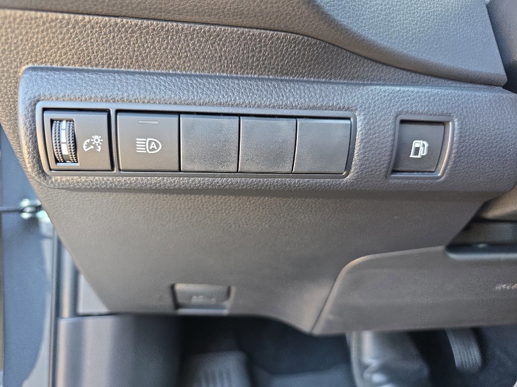 Used 2025 Toyota Corolla XLE image 32