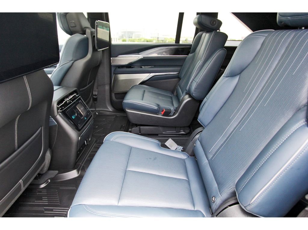 New 2026 Cadillac Escalade IQ Luxury 2 AWD/4WD image 7