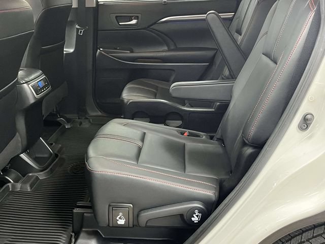 Used 2019 Toyota Highlander SE AWD/4WD image 17