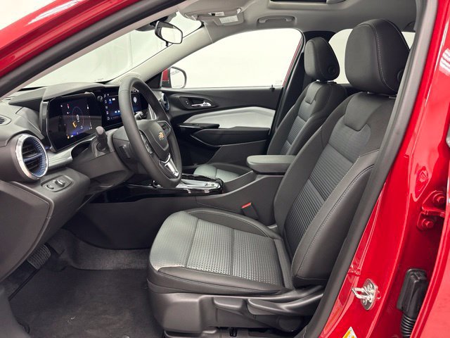 New 2026 Chevrolet Trax LT w/ Sunroof Package FWD image 24