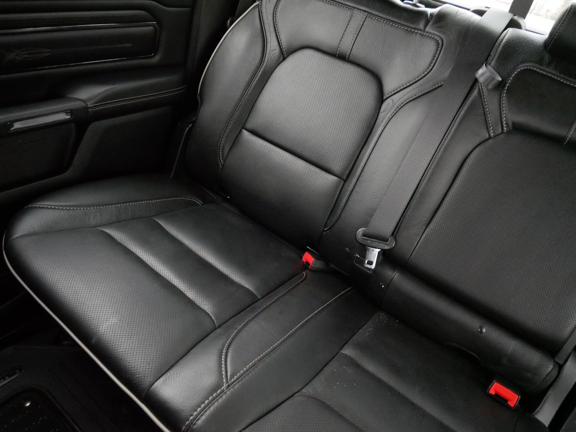 Used 2022 RAM 1500 Limited w/ Body Color Bumper Group image 12