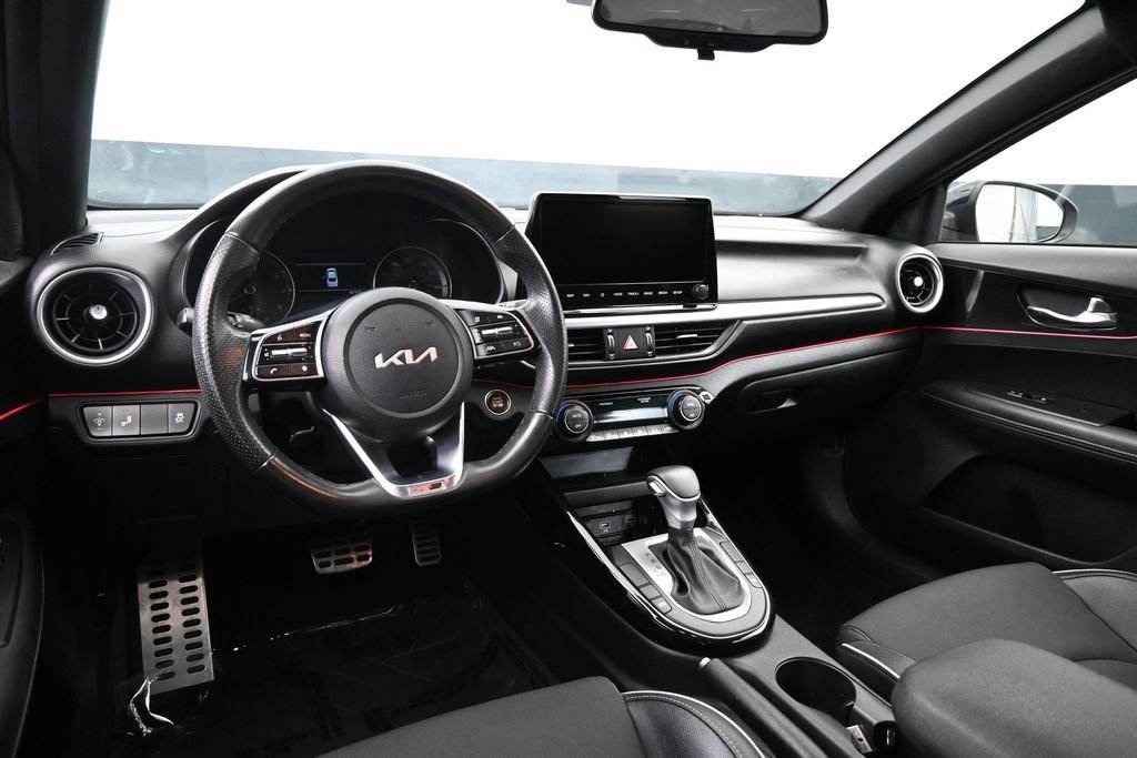 Certified 2022 Kia Forte GT-Line FWD image 11