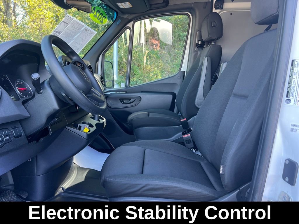 Used 2024 Mercedes-Benz Sprinter 2500 image 8