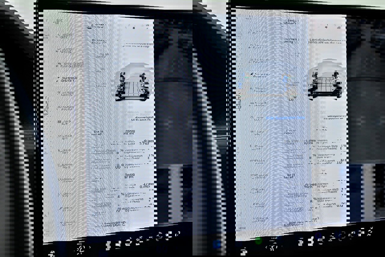 Used 2022 Tesla Model X Plaid image 33