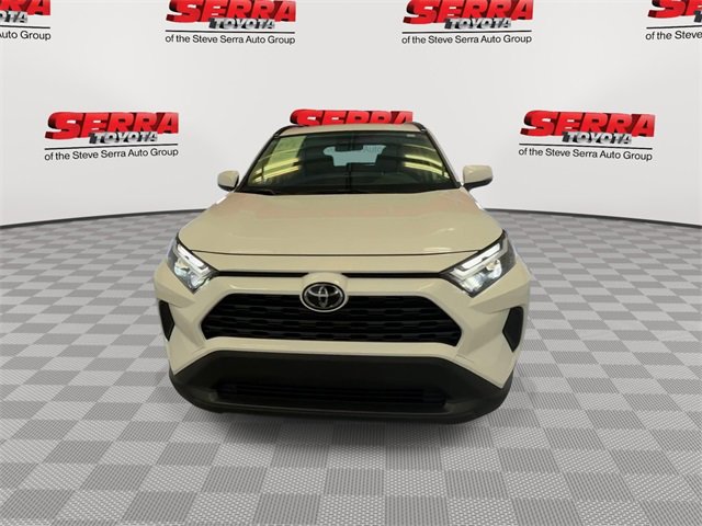 Used 2025 Toyota RAV4 XLE image 4