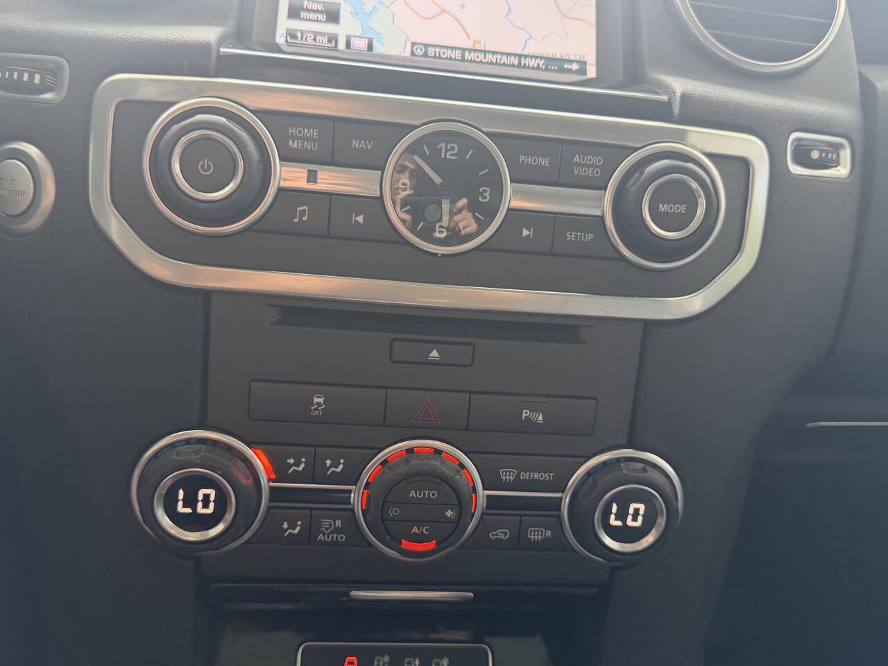 Used 2015 Land Rover LR4 HSE AWD/4WD image 14