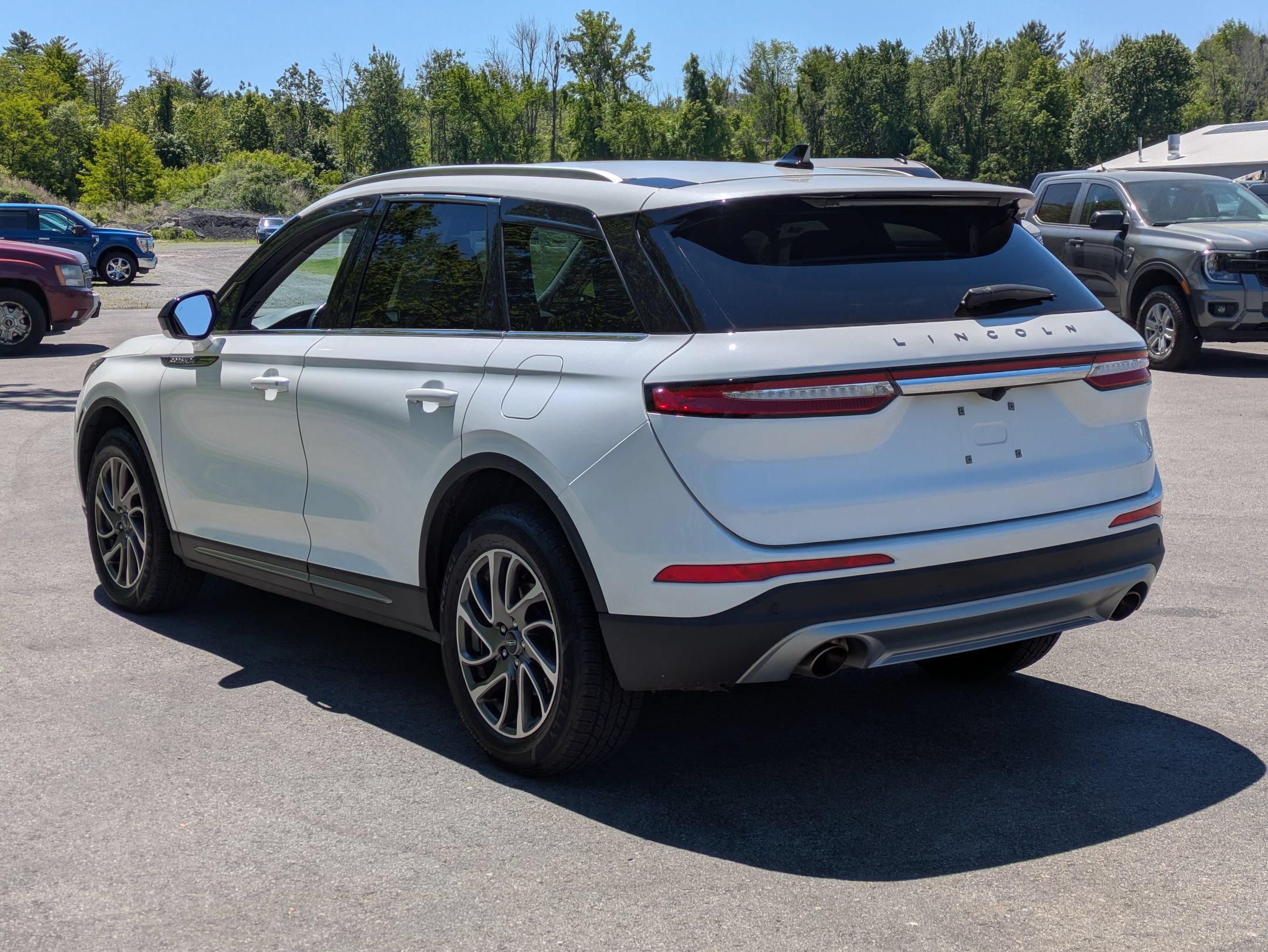 Used 2020 Lincoln Corsair AWD w/ Equipment Group 101A image 4
