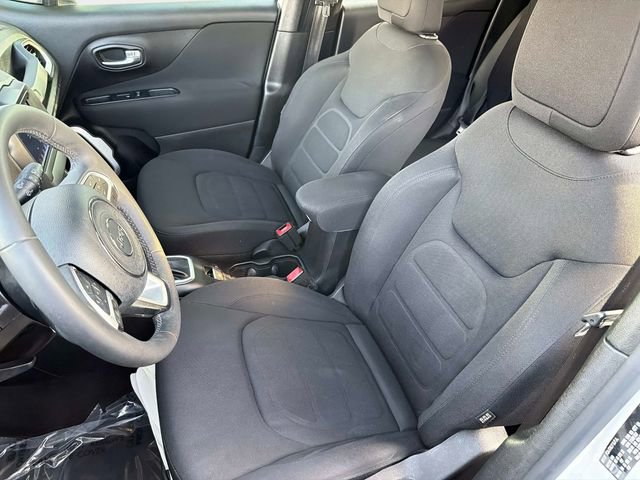 Used 2018 Jeep Renegade Latitude image 18