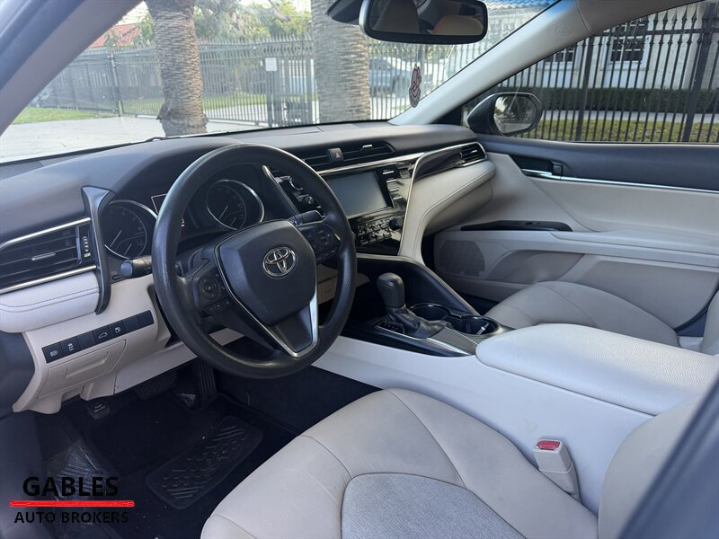Used 2018 Toyota Camry LE w/ Convenience Package FWD image 13