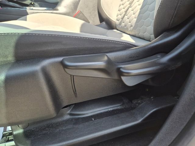 Used 2018 Chevrolet Equinox LS FWD image 16